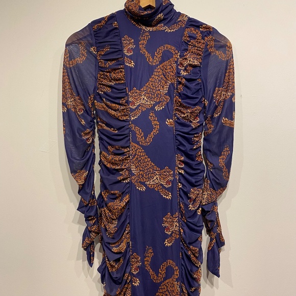 Farm Rio Leopard Long Sleeve Midi Dress - Picture 4 of 8